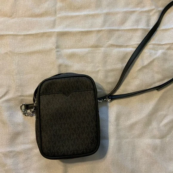 Michael Kors Jet Set Medium Black Crossbody Bag - Picture 8 of 8